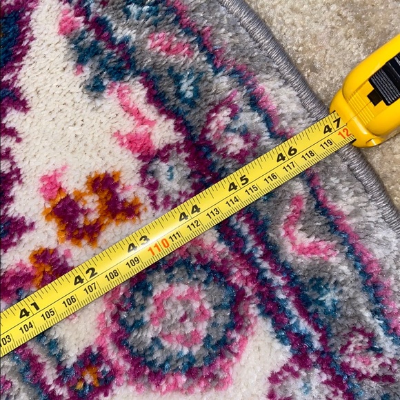 New Turkish Rug - Picture 4 of 5